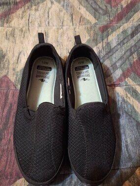 Black Slip-On Sneakers Wide Fit Size 10W Memory Foam Lightweight